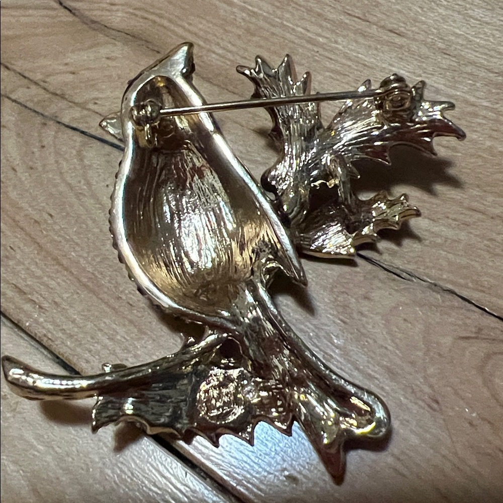 Elegant Vintage Red and Green Bird Brooch - Picture 6 of 11